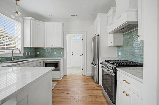 Building Photo - 3 Bedroom Home near Parkside in Savannah