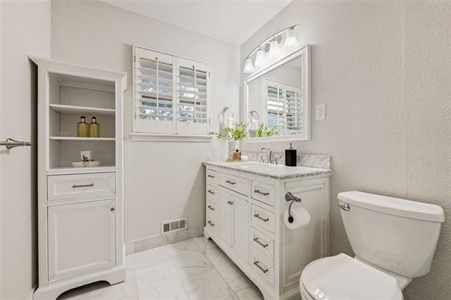 Building Photo - 6848 Town N Dr