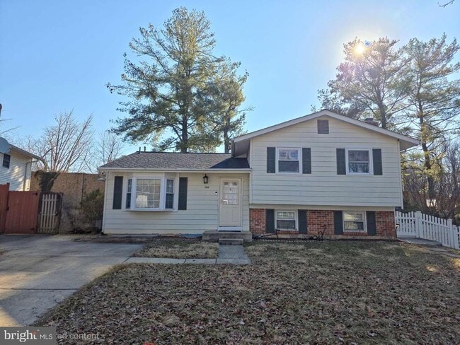 Building Photo - 200 Hardy Pl