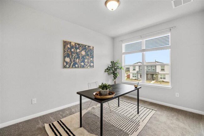 Building Photo - Baythorne Dr