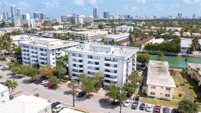 Building Photo - 130 S Shore Dr