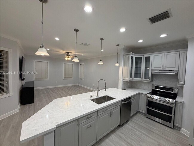 Building Photo - 9444 SW 78th St
