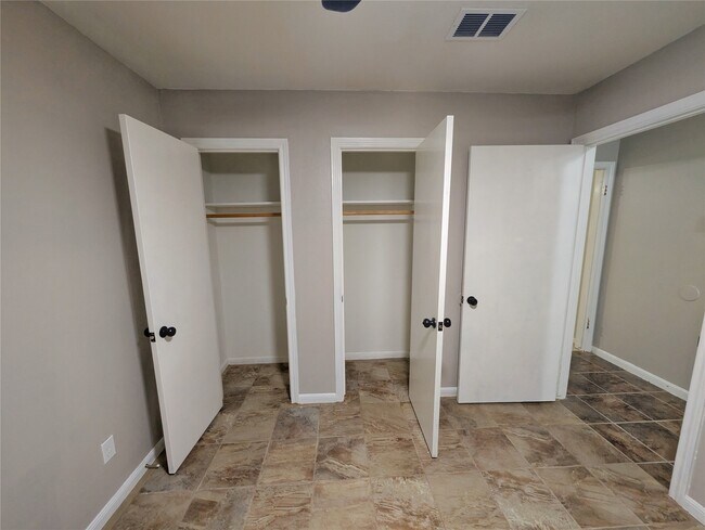 Building Photo - 4919 Connorvale Rd