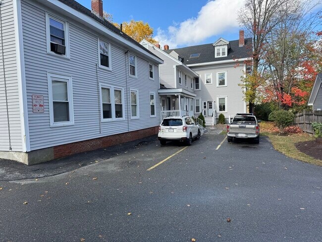 Building Photo - 286 S Main St