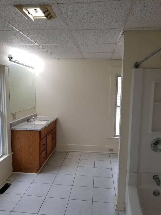 Building Photo - 113 Fayette St