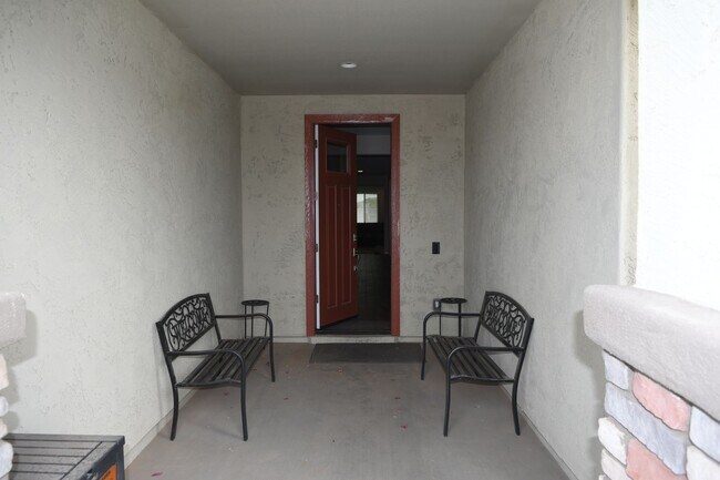 Building Photo - 18427 W Pasadena Ave