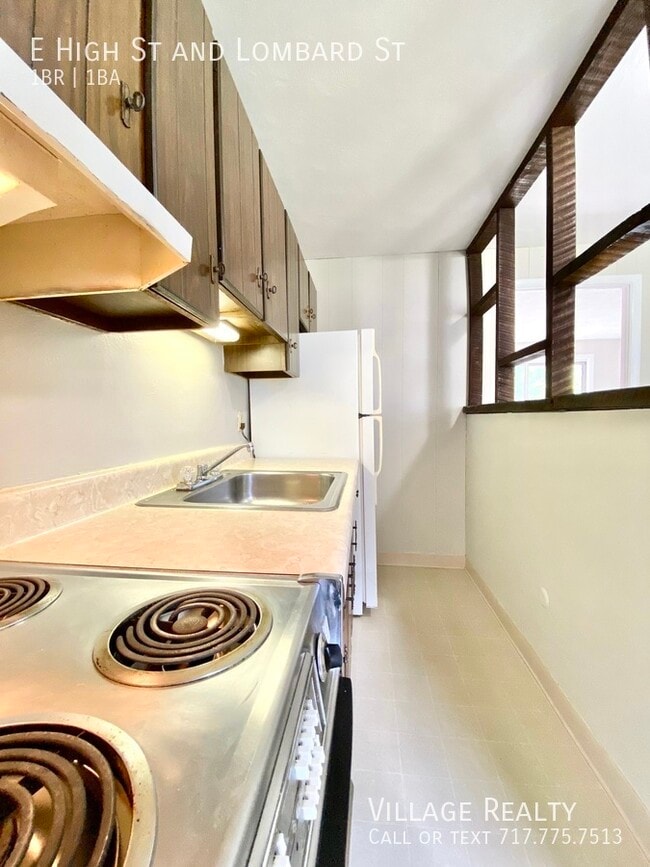 Building Photo - 92 E High St