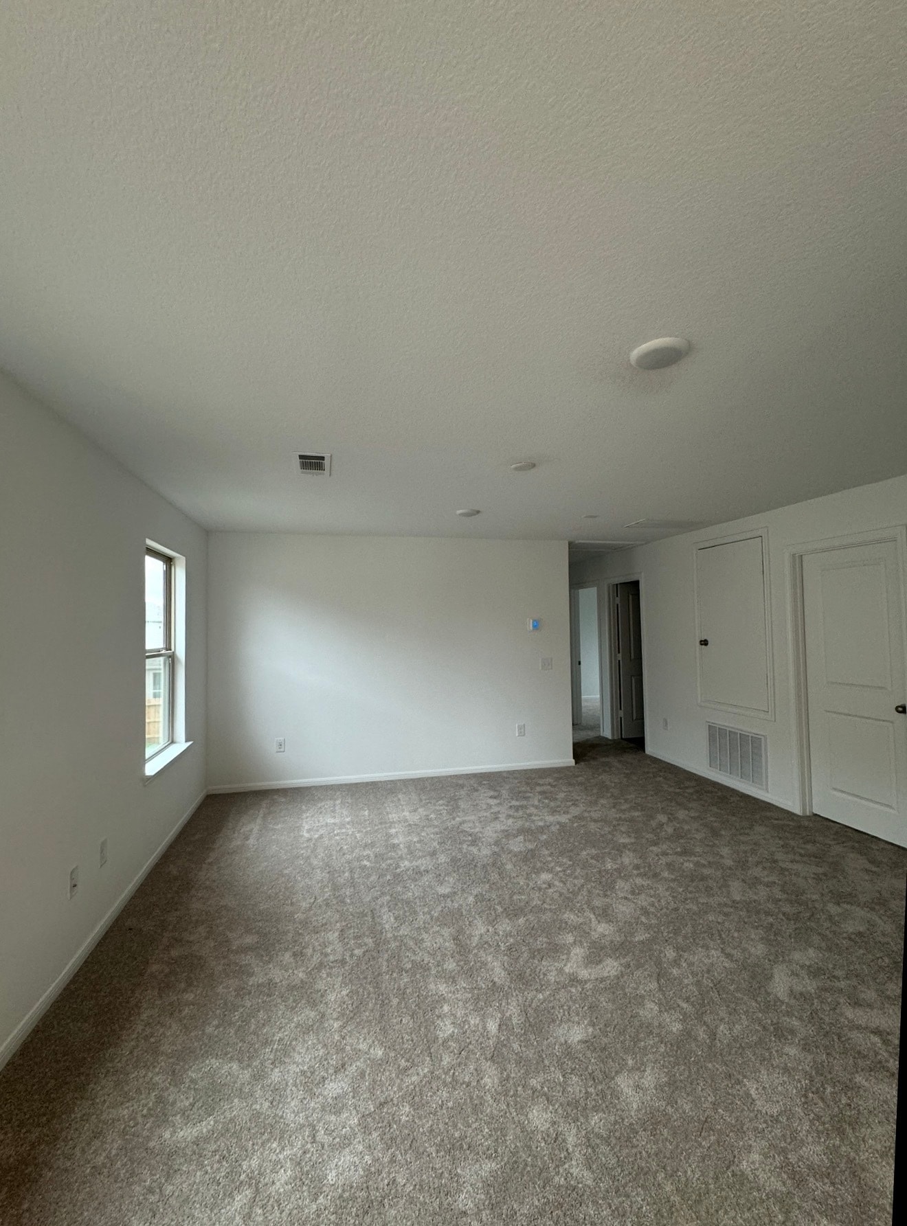 Building Photo - 16527 Pine Arrow Dr