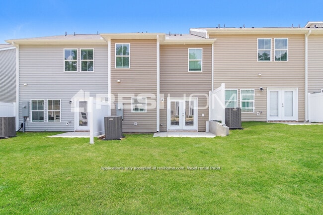 Building Photo - 943 Simmons Trace