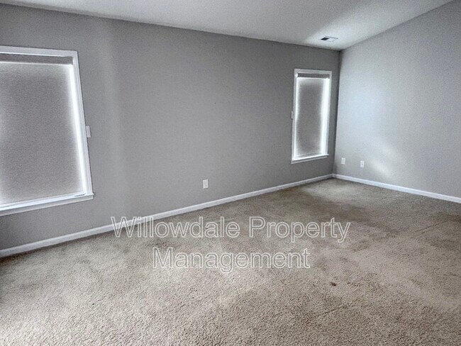 Building Photo - 624 Piper Stream Cir