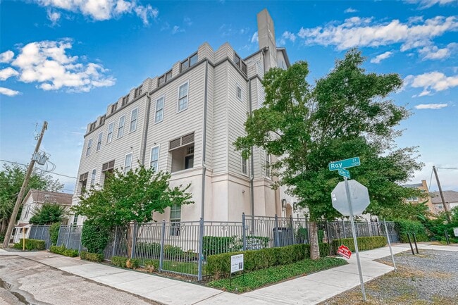Building Photo - 5101 Allen St