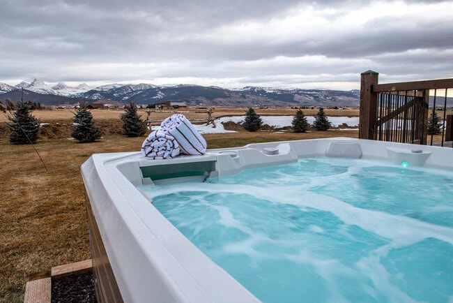 Building Photo - 4535 Roxanne St