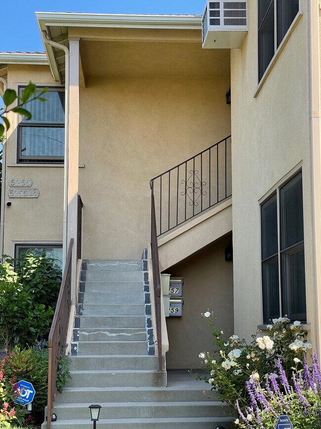 Building Photo - 5255 Via Campo St