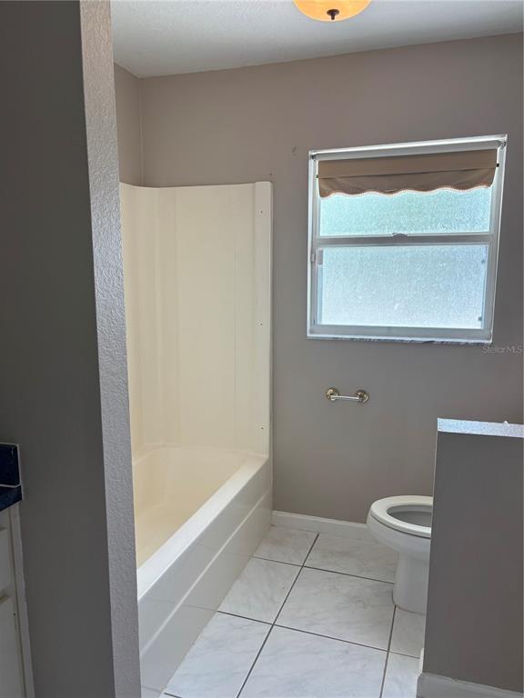 Building Photo - 510 S Cedar Ave