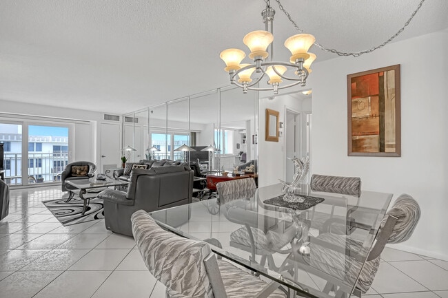 Building Photo - 3221 S Ocean Blvd