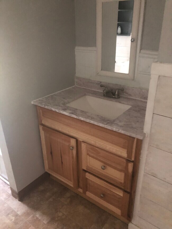 Building Photo - 2502 N Calispel St