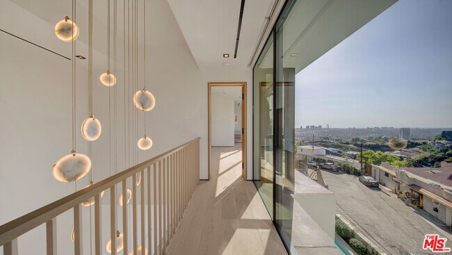 Building Photo - 8765 Hollywood Blvd