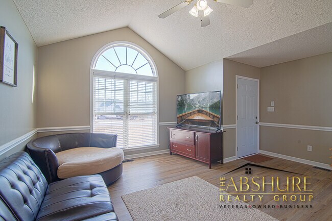 Building Photo - 7604 Lilly Pond Ln