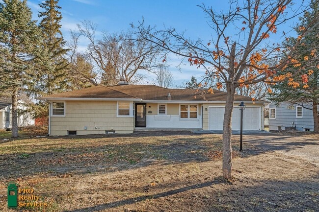 Building Photo - 4 Bedroom Home in Hopkins
