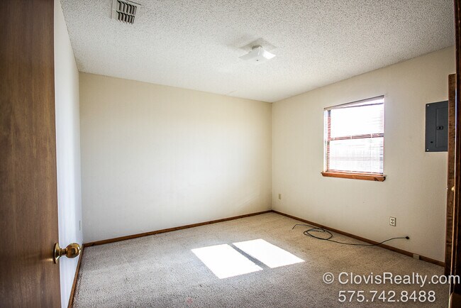 Building Photo - 813 Stanton Pl