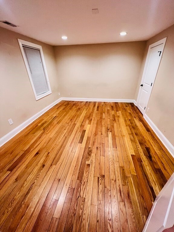 Building Photo - 3 Saint James Pl