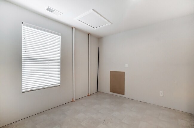 Building Photo - 5805 Barrowlands Ct