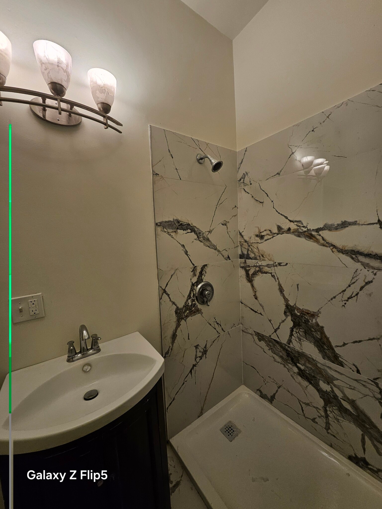 South Bathroom - 2417 W Warren Blvd