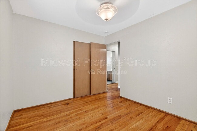 Building Photo - 515 Topaz Ave