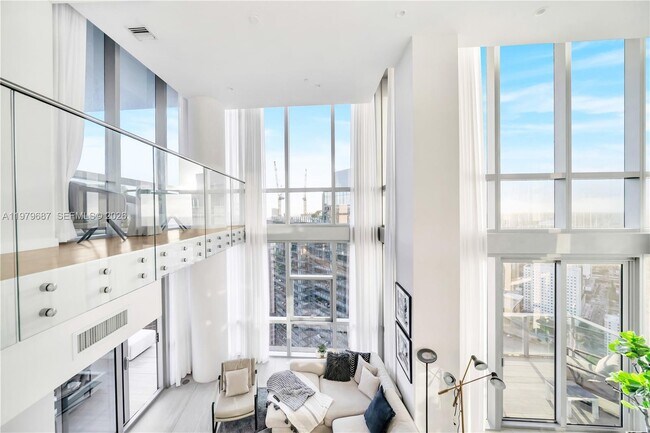 Building Photo - 851 NE 1st Ave