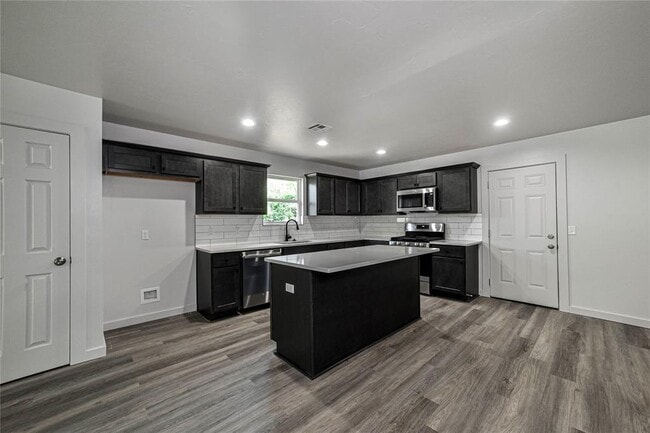 Building Photo - 1417 Mallard Dr