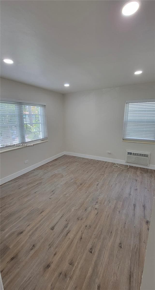 Building Photo - 1533 Jefferson Ave