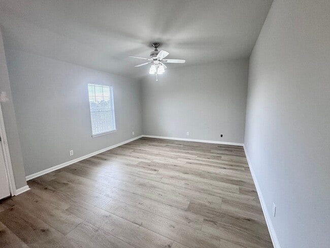 Building Photo - Cedar Park Condo  Freshly Updated