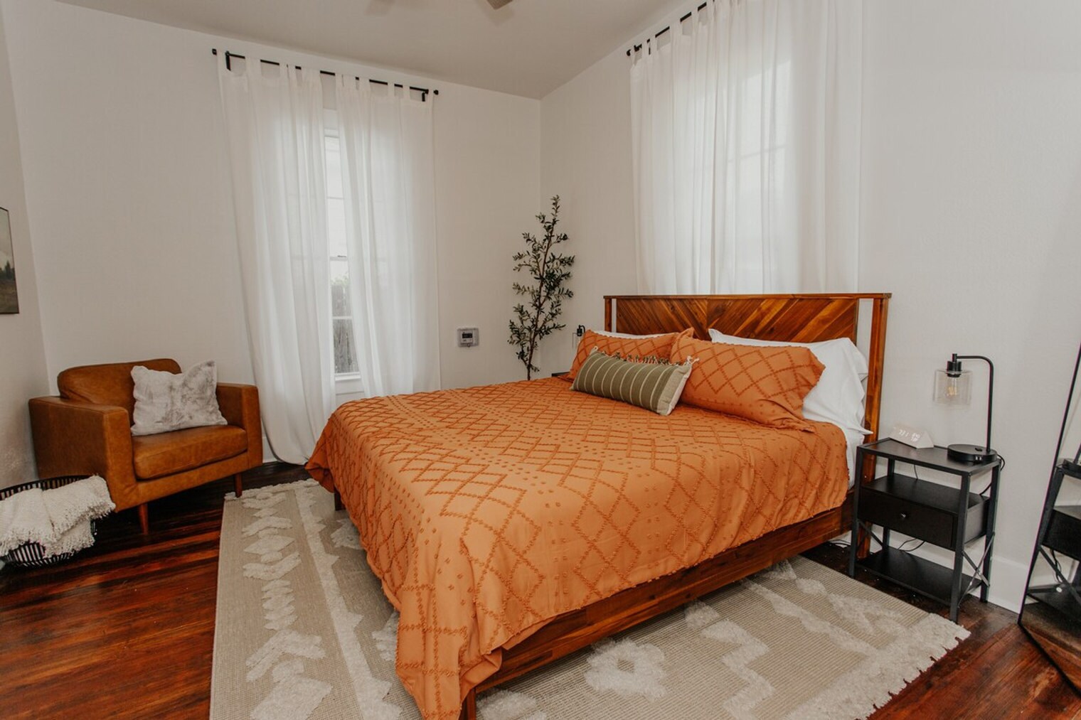 Building Photo - 3728 Homan Ave