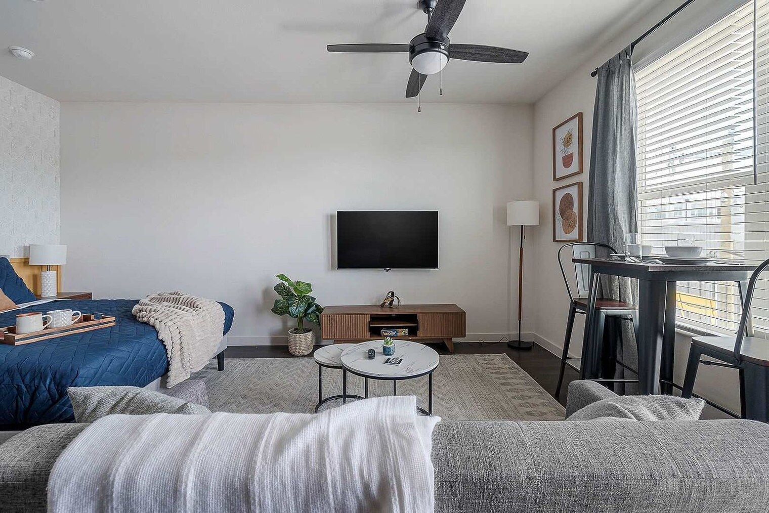 Building Photo - 2232 Empire Central Dr