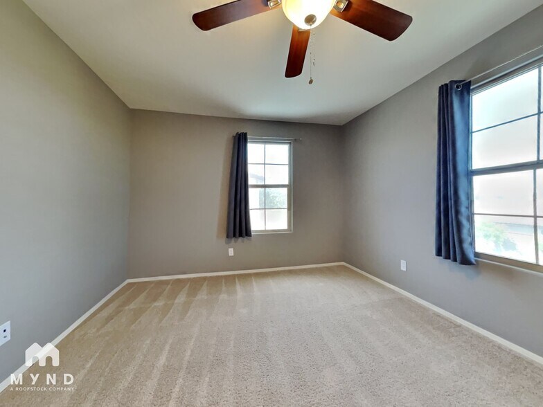 Building Photo - 1435 N Balboa