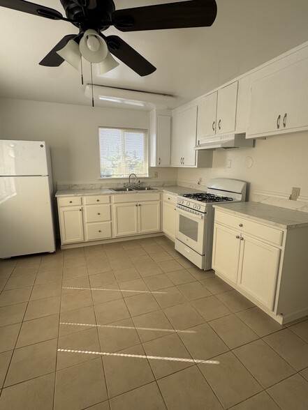 Building Photo - 205 Smalley Ave