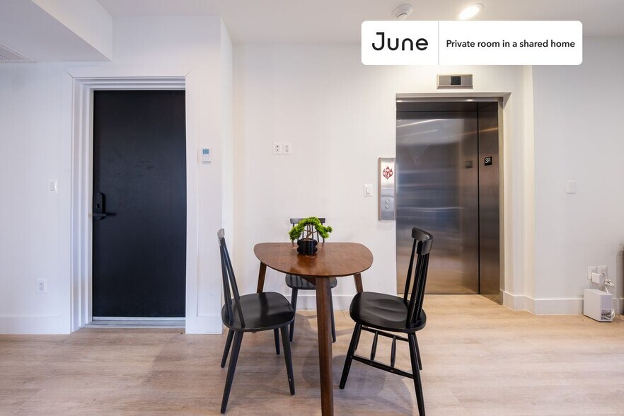 Building Photo - Room in Shared 4 bed/2 bath home in Dupont Circle