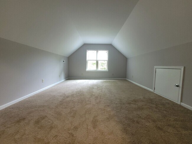 Building Photo - DUNBARTON