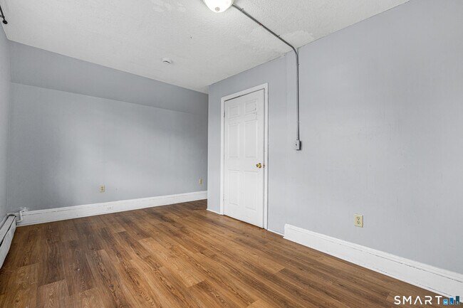 Building Photo - 141 Homestead Ave