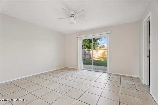 Building Photo - 1335 Violet St