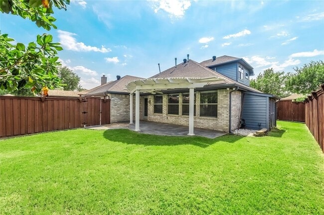 Building Photo - 12422 Daimler Dr