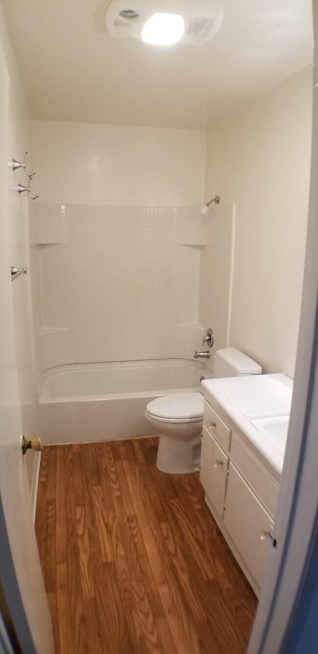 Building Photo - 134 Hurlbut St