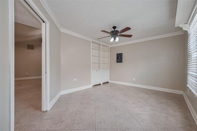 Building Photo - 16006 Glen Mar Dr