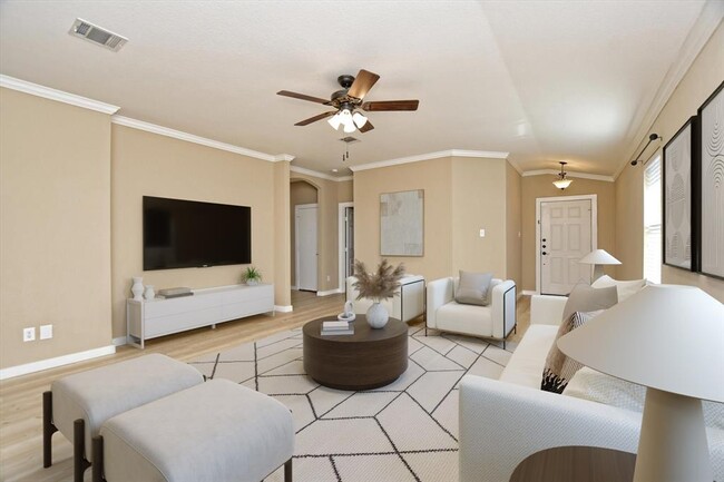 Building Photo - 537 MacKenzie Way