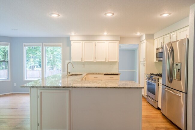 Building Photo - 4bd/2.5ba Sammamish Home