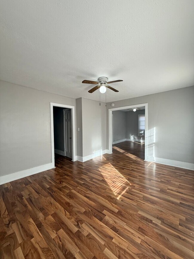 Building Photo - 1911 Park Ave