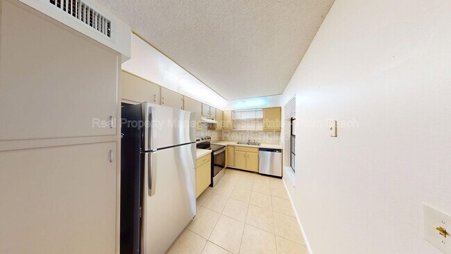 Building Photo - 321 Olivewood Pl