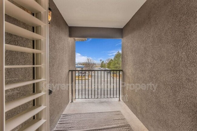 Building Photo - 905 S Main St