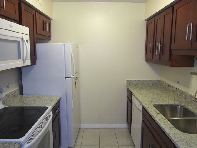 Building Photo - 6158 Knoll Way Dr