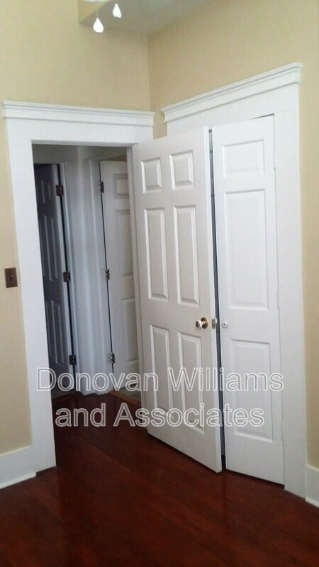 Building Photo - 135 E Wilson Ave